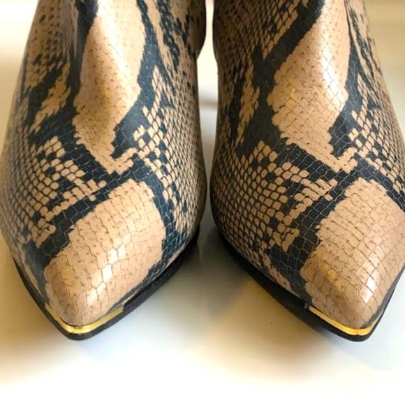 NWT COLE HAAN Grand Ambition Arietta Ankle Booties Silver Metal Trim 8 MSRP $289 - Picture 10 of 15